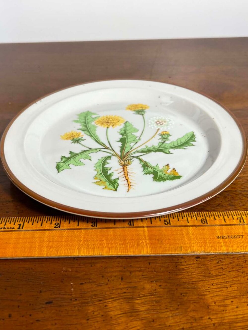 Japanese speckled stoneware dandelion salad plate - Picture 7 of 9